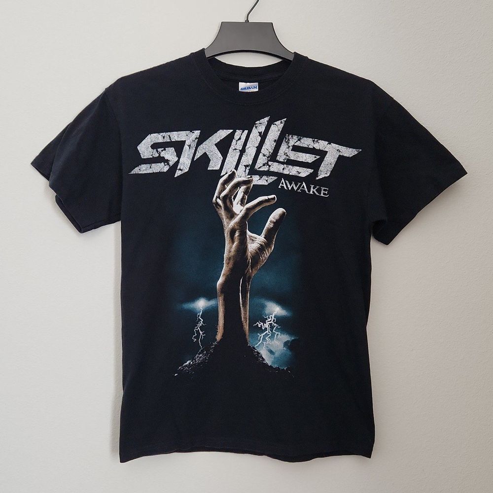 Vintage Y2K Gildan Unisex Medium‎ Skillet Awake Band Tour Concert Shirt